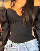 Body triangular de manga larga y cuello bajo