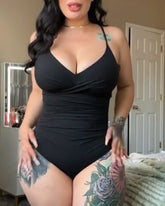 Body moldeador de cuerpo de una pieza sexy con fruncido cruzado de color sólido