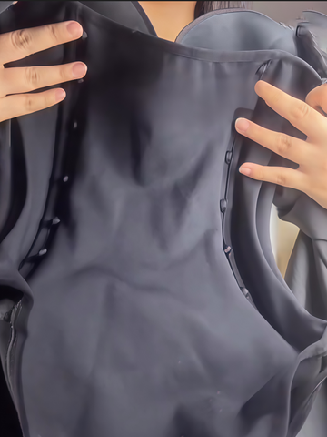 Body triangular de manga larga y cuello bajo