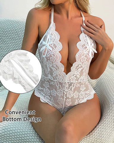 Pijama de una pieza sexy con escote en V profundo, encaje, entrepierna abierta, espalda descubierta y decoración en forma de corazón