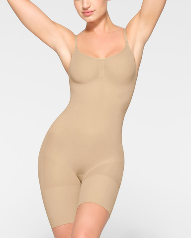 Body hasta la mitad del muslo