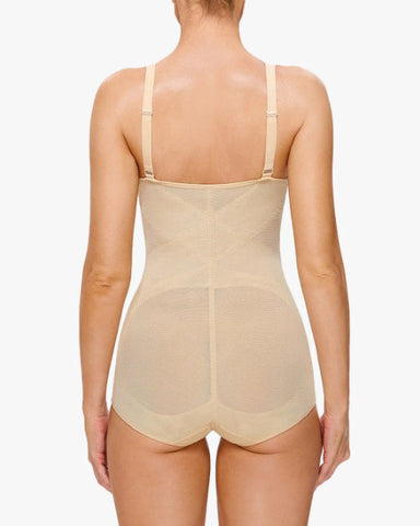 Body tipo tanga con control de abdomen y malla transparente con escote en V profundo