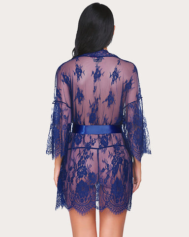 Bata de malla con kimono de encaje