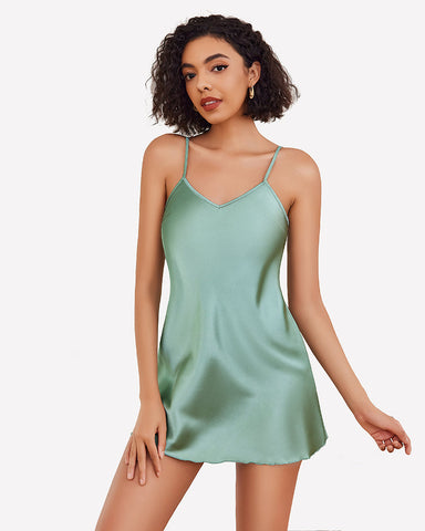 Camisón de satén tipo minivestido