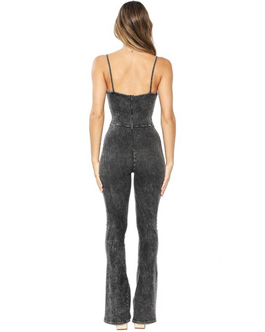 Mono con tirantes de tela lavada