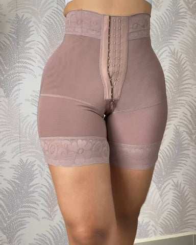 Short Push Up Faja De Encaje Con Tres Broches