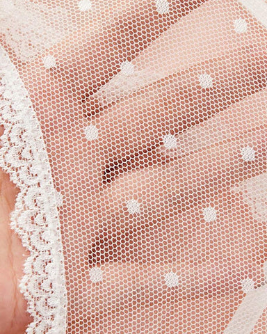 Pijama de una pieza sexy de encaje floral con lazo, entrepierna abierta y malla de lunares