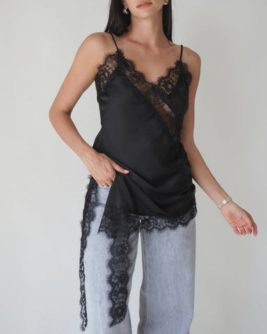 Minivestido casual asimétrico de tirantes con escote en V de seda helada y encaje