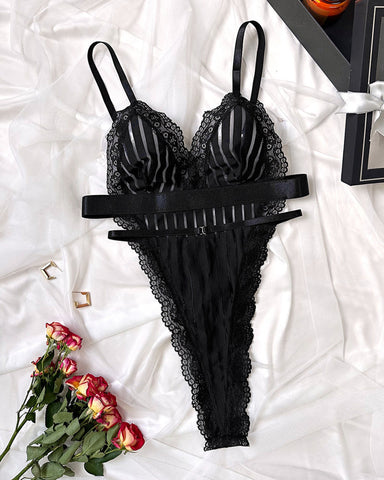 Body de lencería sexy de malla transparente con rayas y ribete de encaje y escote en V profundo