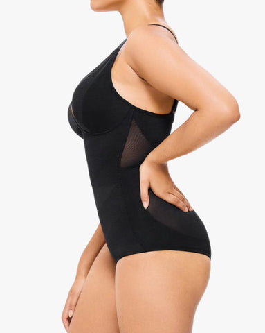 Body tipo tanga con control de abdomen y malla transparente con escote en V profundo